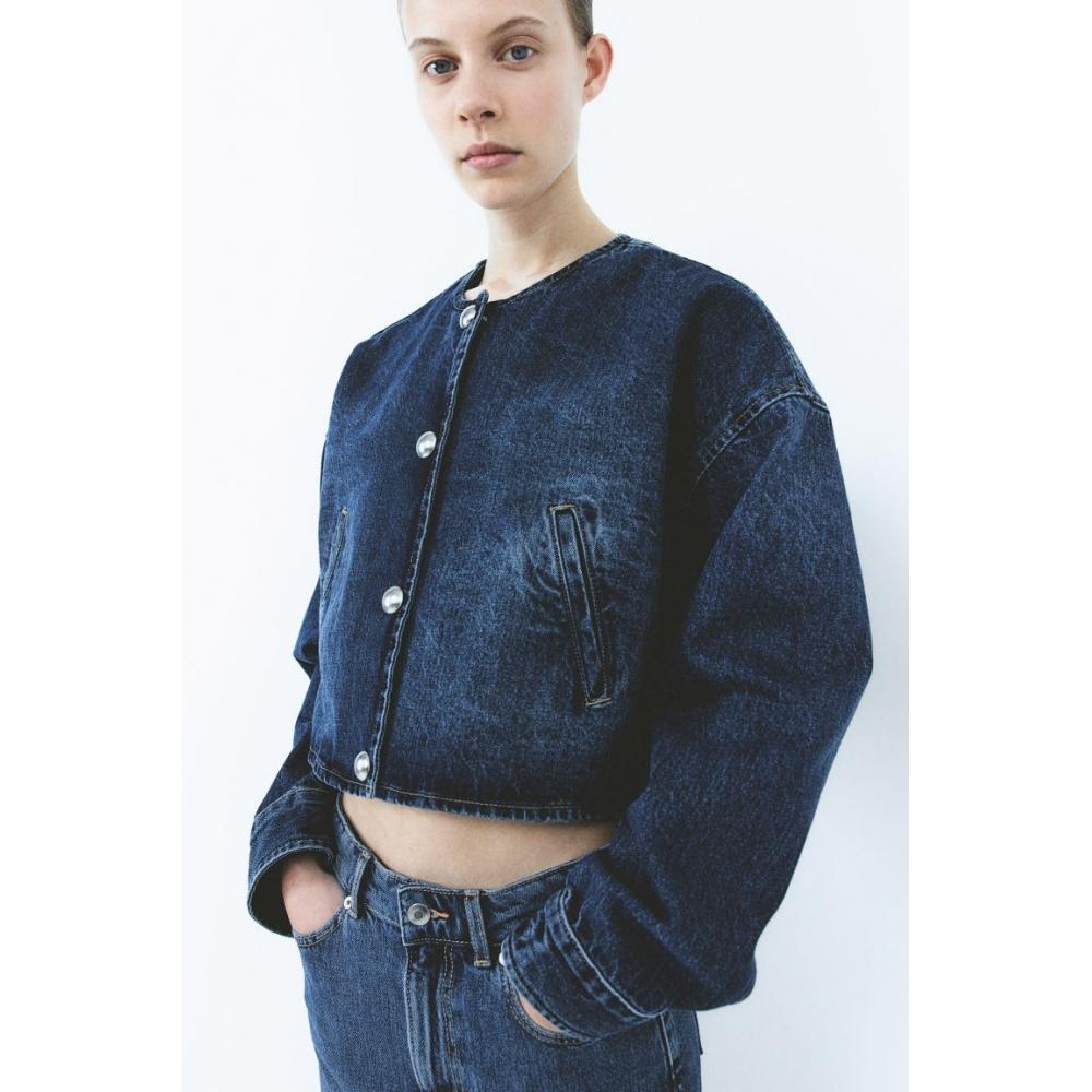 

Объемная куртка на пуговицах HM спереди Темно-синий деним