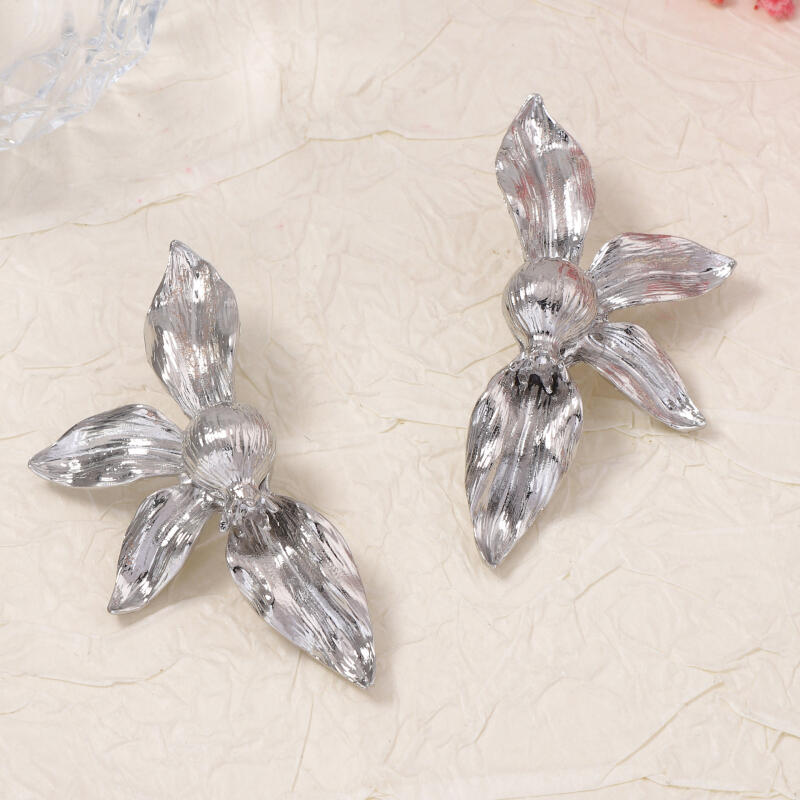 Retro Personalized Alloy Large Flower Earrings for Women Ladies Exaggerated Unique Texture Petal Drop Earrings Jewelry Wholesale