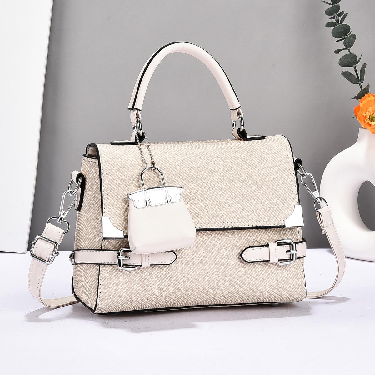 

Latest Macaron Trendy Style Handbag Spliced Canvas Texture High Look Horizontal Shoulder Bag Large Size Capacity Crossbody Bag .