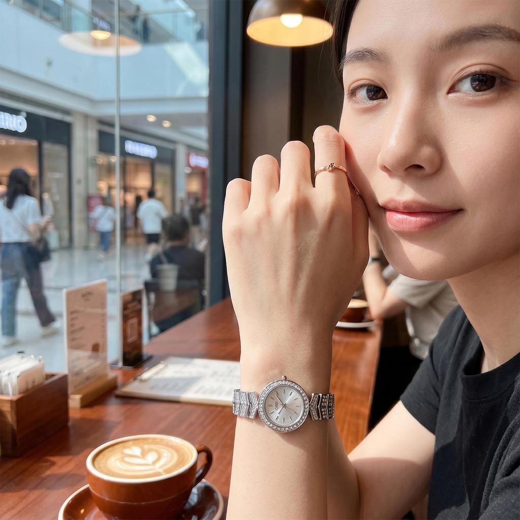 Gedi Women's Luxury Silver Quartz Watch - Waterproof, Versatile, and Elegant for Banquets and Daily Wear.