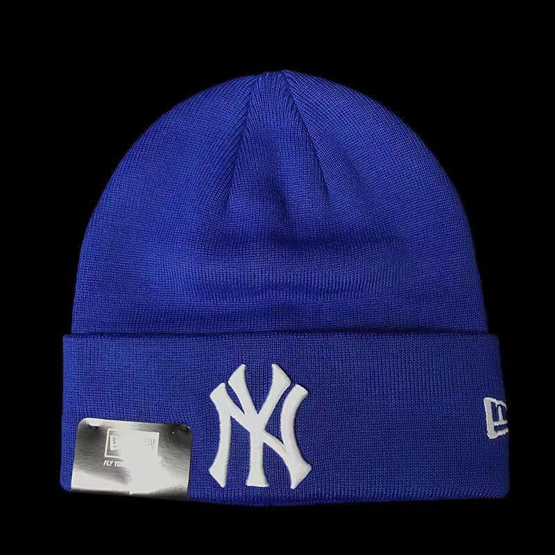 

Knitted Hat For Men Women Embroidered Letter Design Warm Winter Fashion Accessory синий