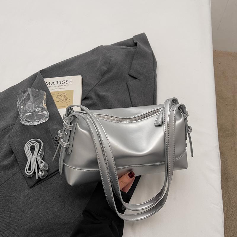 Shiny PU Shoulder Bag Women Fashion Crossbody Bag With Adjustable Strap Modern Design