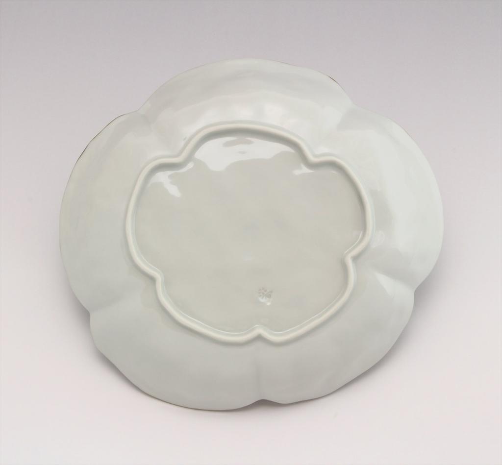 Kyoritsu Pottery White Plate, 22.3cm, Hasami-yaki Yukigama Flower Lovely Design, Multi-Purpose Deep Plate, Kure, 19996