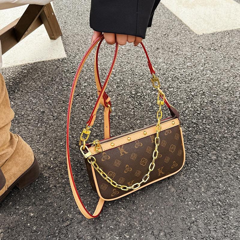 Premium Sense of Foreign Style Small Bag Women 2025 New Popular Versatile Chain Messenger Bag Fashion Super Fire Small Square Bag