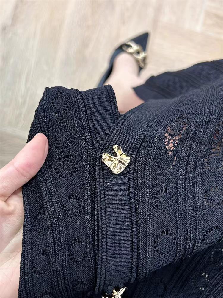 Elegant French-Style Short-Sleeve Knit Dress with Lapel & Waist Detailing, Summer 2024