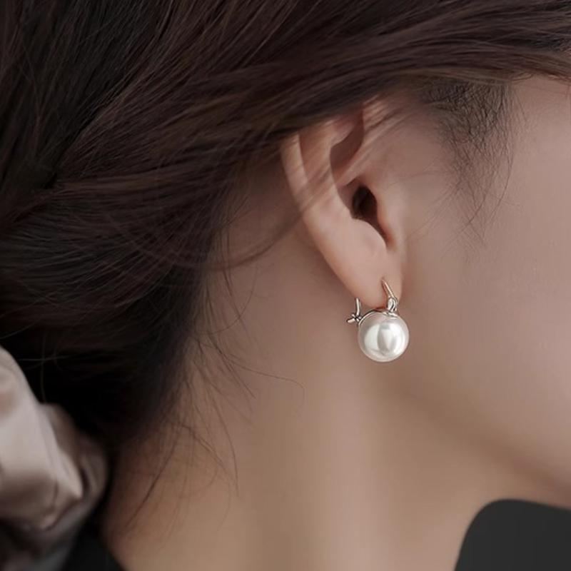 Pearl Earrings Female Light Luxury Wind Fashion Design Simple Pearl Earrings for Women Suitable for Birthday Party Gifts Senior Sense of Earrings