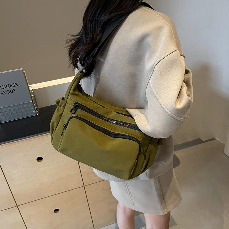 Oxford cloth messenger bag women's 2025 new good middle-aged women's bag Korean version single shoulder messenger casual mother tote bag