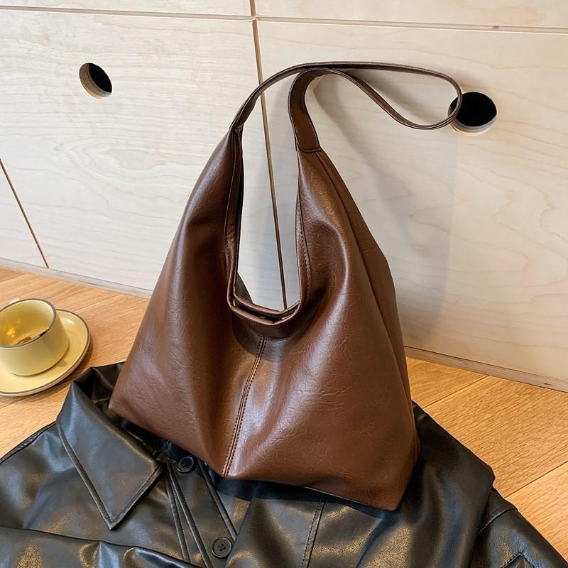 

Spacious Black Pu Tote Bag For Women With Chic Street Style And Elegant Design кавовий