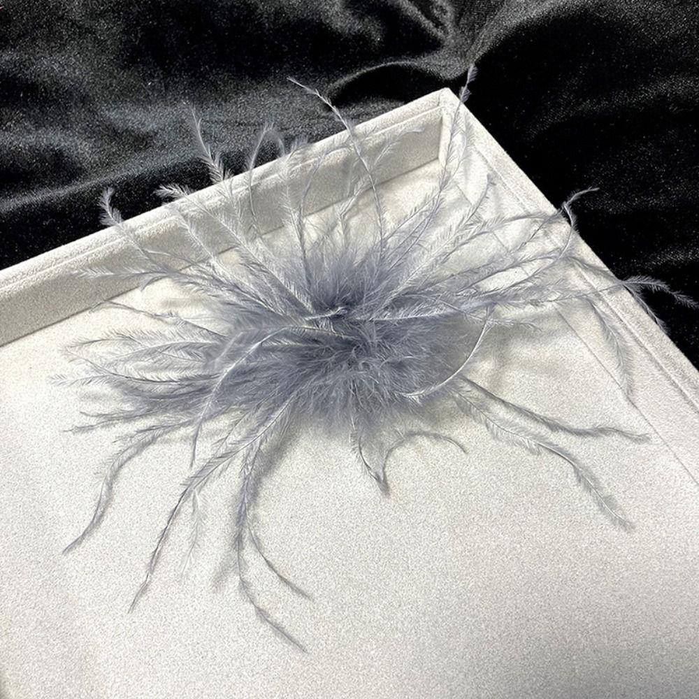 Lightweight Ostrich Feather Brooch Anti-slip Sweater Coat Pin 2024 Dress Suit Corsage for Women