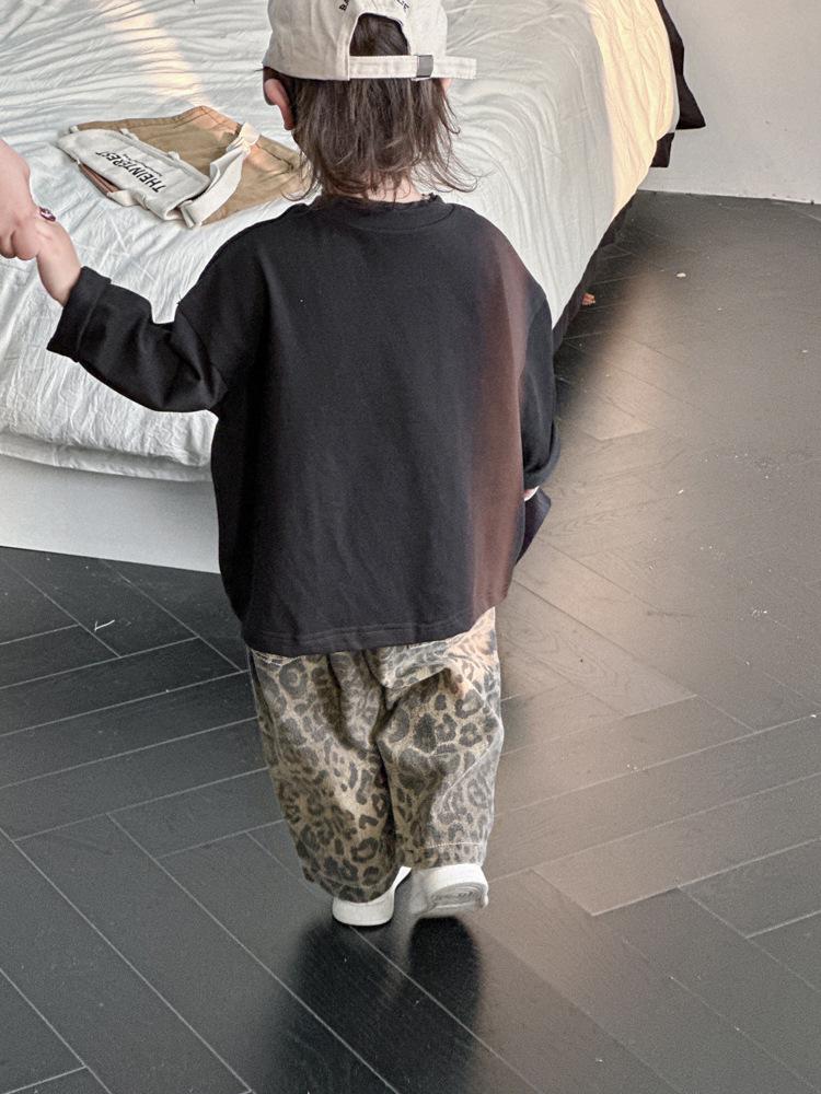 Chlapecké džíny s leopardím potiskem - Podzimní ležérní kalhoty pro děti v korejském stylu