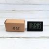 Batteriebetriebene Mini-Tischuhr mit Datum und 12-Stunden-Zeitanzeige, tragbare elektronische LCD-Tischuhr für Wohnzimmer und Schlafzimmer