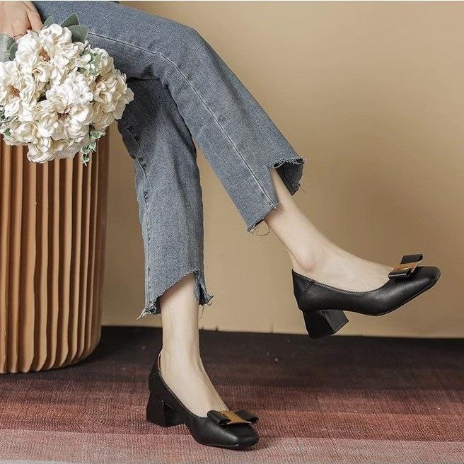 

Универсальный темперамент мягкая кожа туфли-лодочки женские толстый каблук 2025 новый осенний квадратный носок модные и удобные женские средний каблук женские 39 чёрный