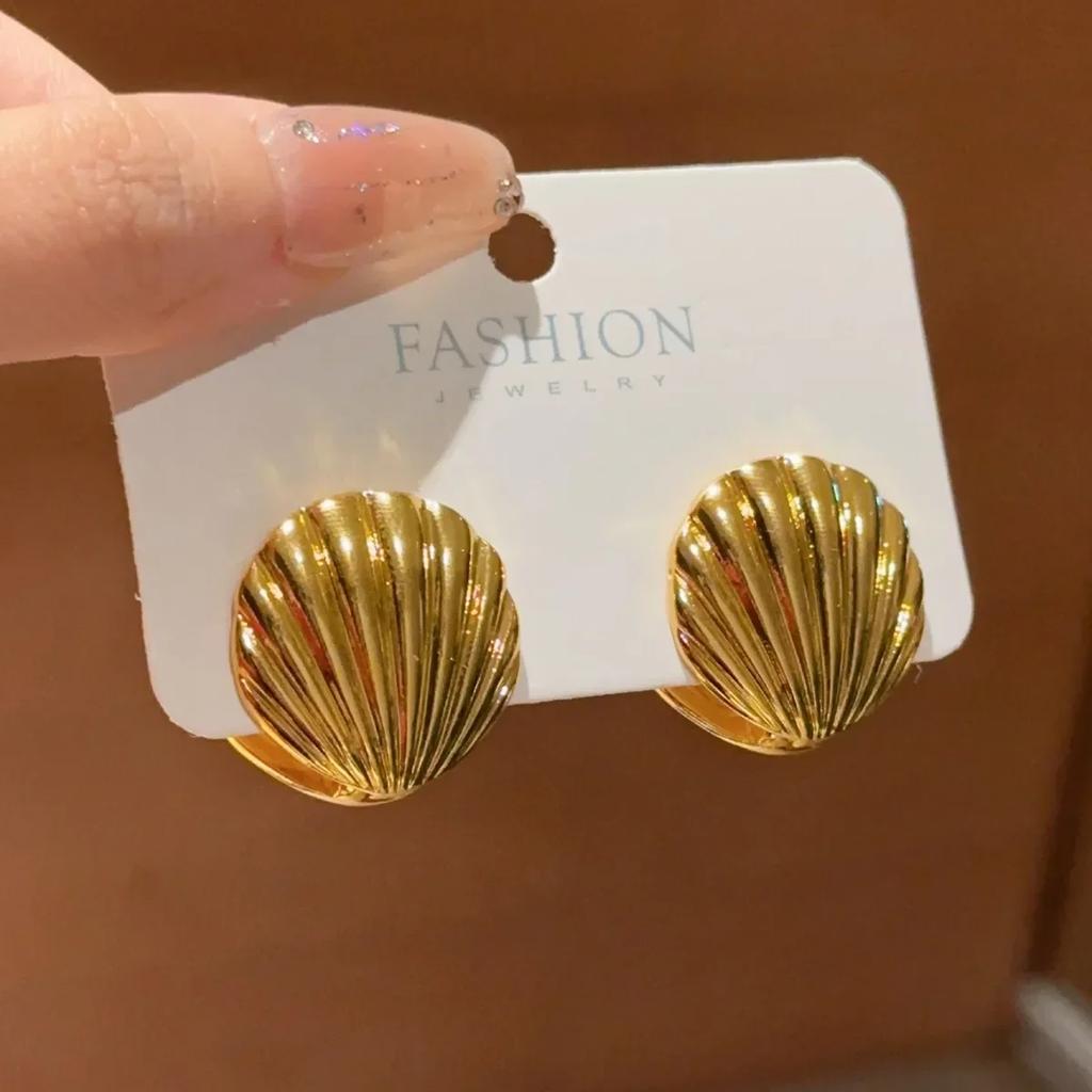 LATS Vintage Metal Shell Stud Earrings for Women Punk Copper Color Texture Geometric Irregular Ear Buckle Zircon Party Gift