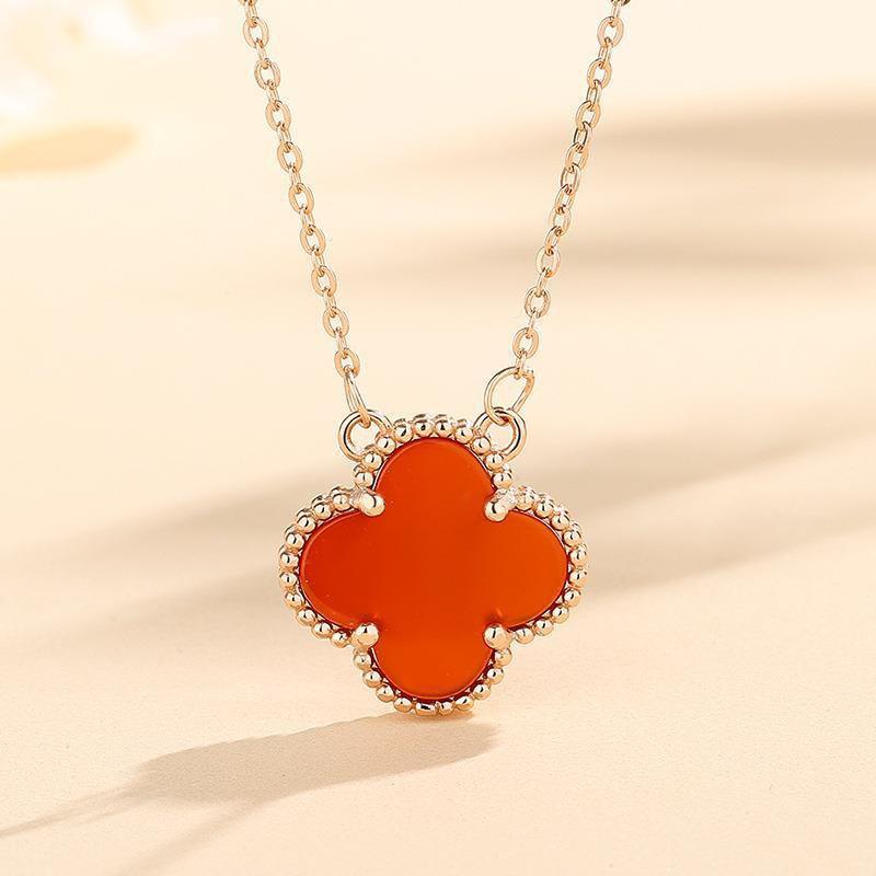 

Высококачественное женское ожерелье с четырехлистным клевером, двухсторонняя инкрустация, акриловый кулон, простая легкая счастливая трава, роскошная цепочка на ключицу
