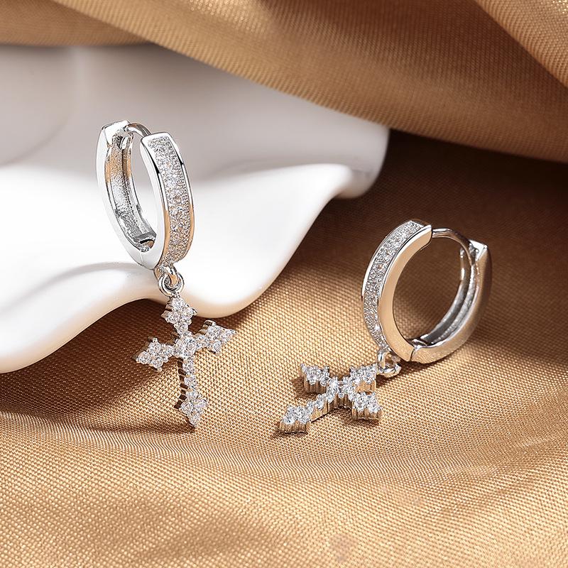 New Elegant Cross Earrings for Women: Versatile, Trendy, and Fashionable Ear Cuffs with a Chic, Minimalistic Style