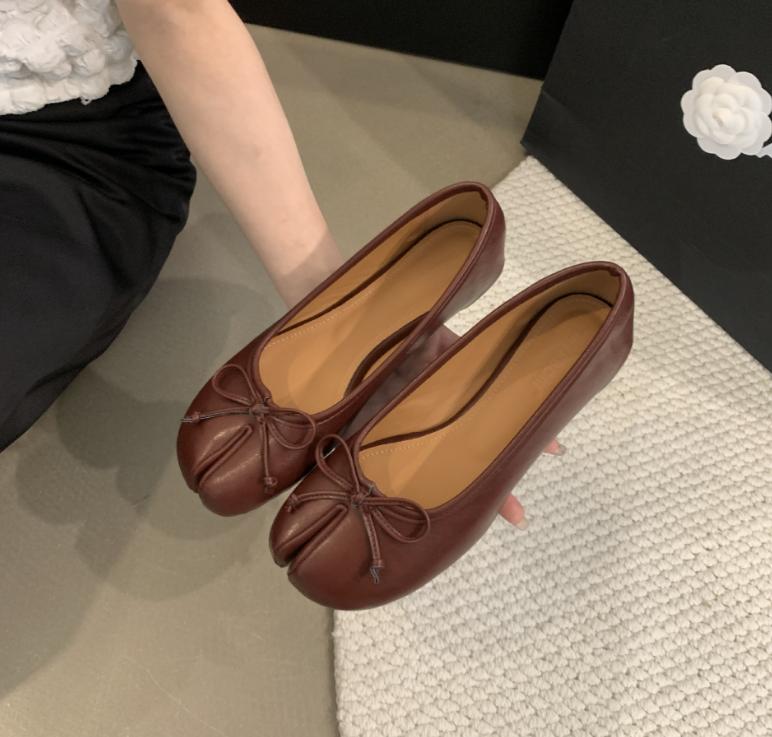Fashion Soft Leather Split Toe Women Tabi Ballet Flats Spring Autumn Comfortable Walking Lazy Loafers Women Slip-On Casual Shoes