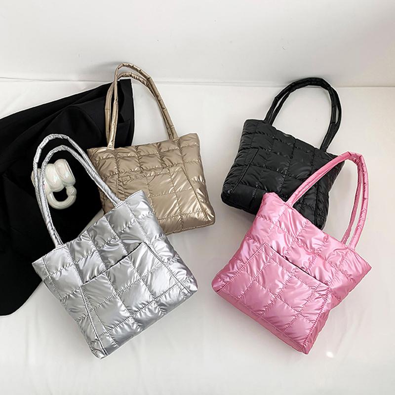 High Quality Winter Large Capacity Tote Fashion Feather Padded Handbag Women Underarm Bag Quilted Solid Color Shoulder Bag Quality