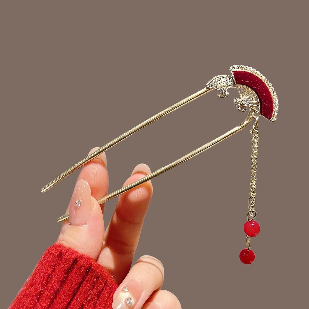 Elegant Red Rose Tassel Hairpin - U-shaped Hair Accessory for Women, Perfect for Updos and Traditional Attire.