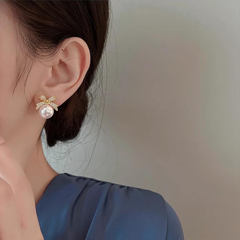 Exquisite Rhinestone Bow Pearl Earrings For Women Creative Irregular Geometric Stud Earrings Luxury Casual Wedding Jewelry Gifts