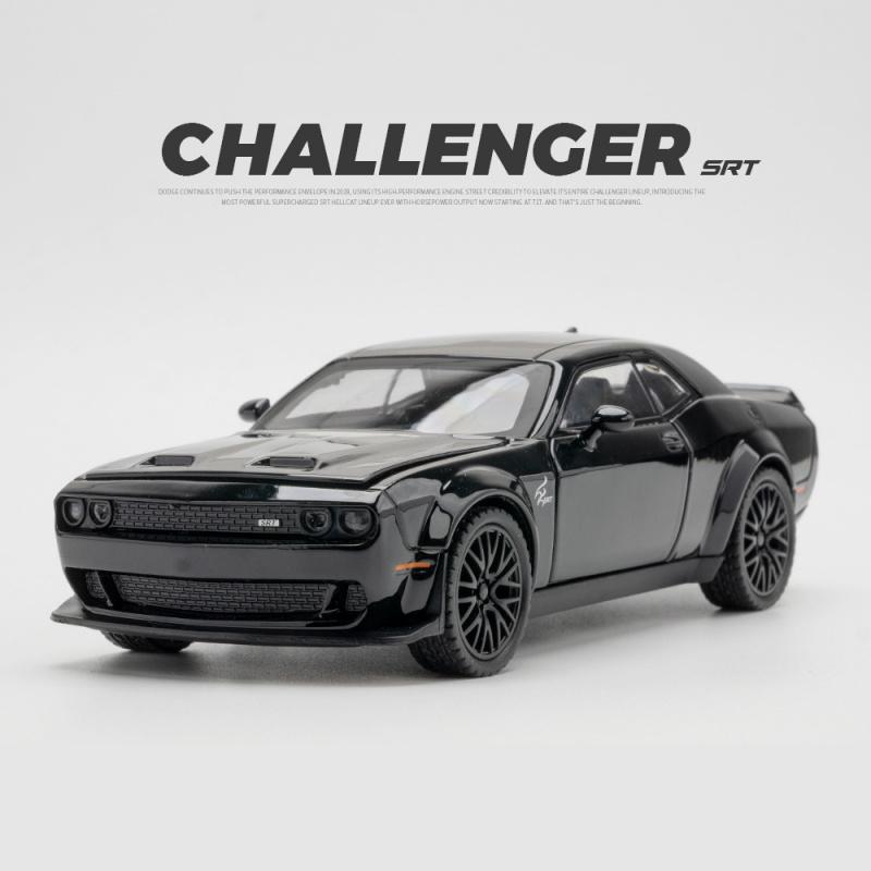 1/32 Scale Dodge Challenger Hellcat STR Red Eyes Toy Car DieCast Vehicles Metel Cars Decoration Pull Back Model Cars with Sound and Light
