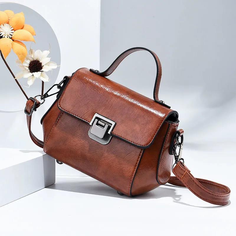 

Женская сумка из искусственной кожи, женские сумки на одно плечо, повседневная маленькая квадратная сумка, однотонная, яркая, мягкая сумка-мессенджер 22*14*9cm коричневый