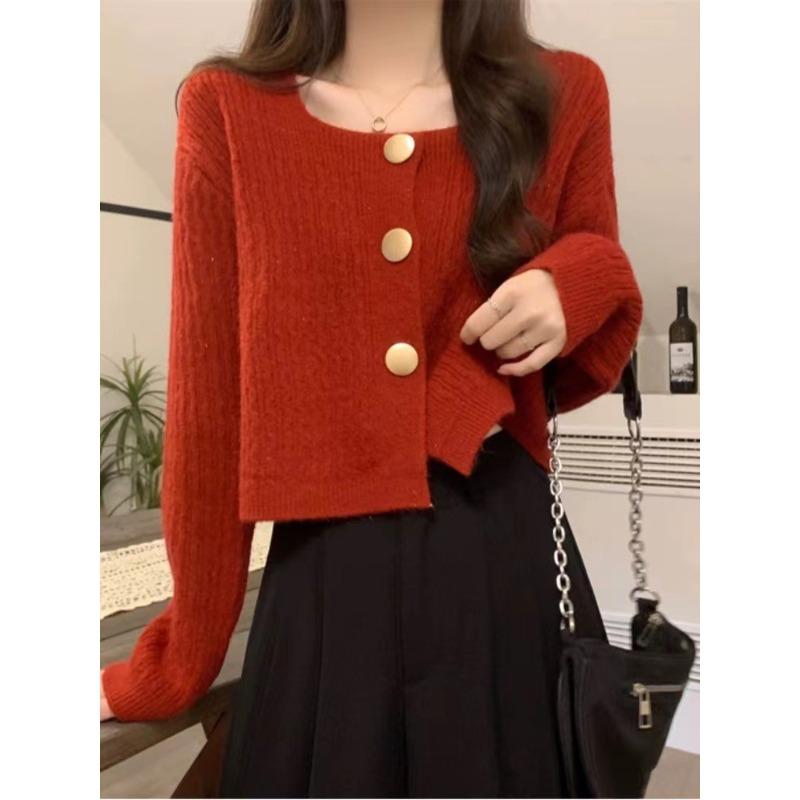 

Женский однотонный свитер-кардиган с квадратным вырезом и пуговицами на осень/зиму One size красный