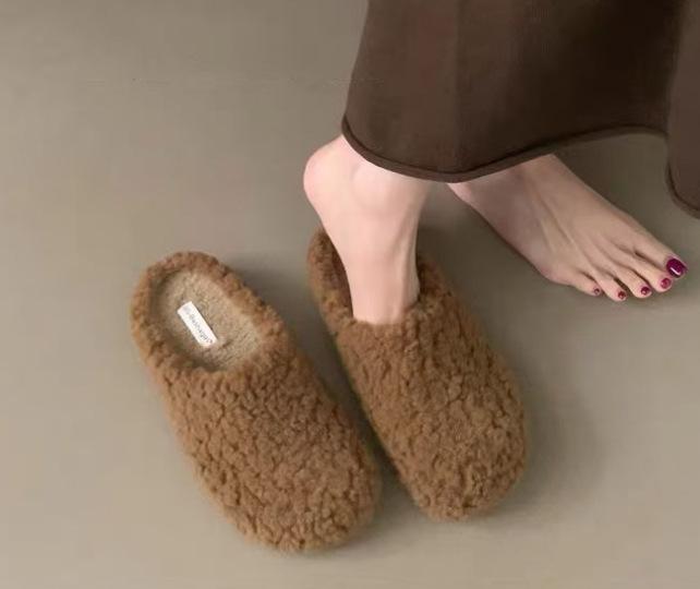 2025 Autumn and Winter New Retro Lamb Wool Plush Slippers Female Bag Head Drag Fairy Wind Lazy Cotton Slippers