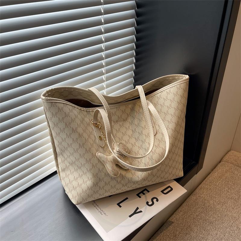 Premium sense large-capacity bag women's new niche versatile commuter bag fashionable shoulder tote bag