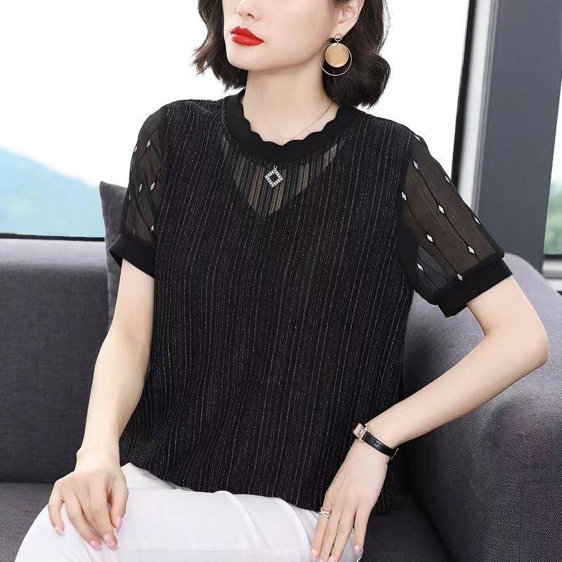 Women's Lace Short-Sleeve Top: Flattering, Loose Fit for a Youthful Look - Summer Korean Style.