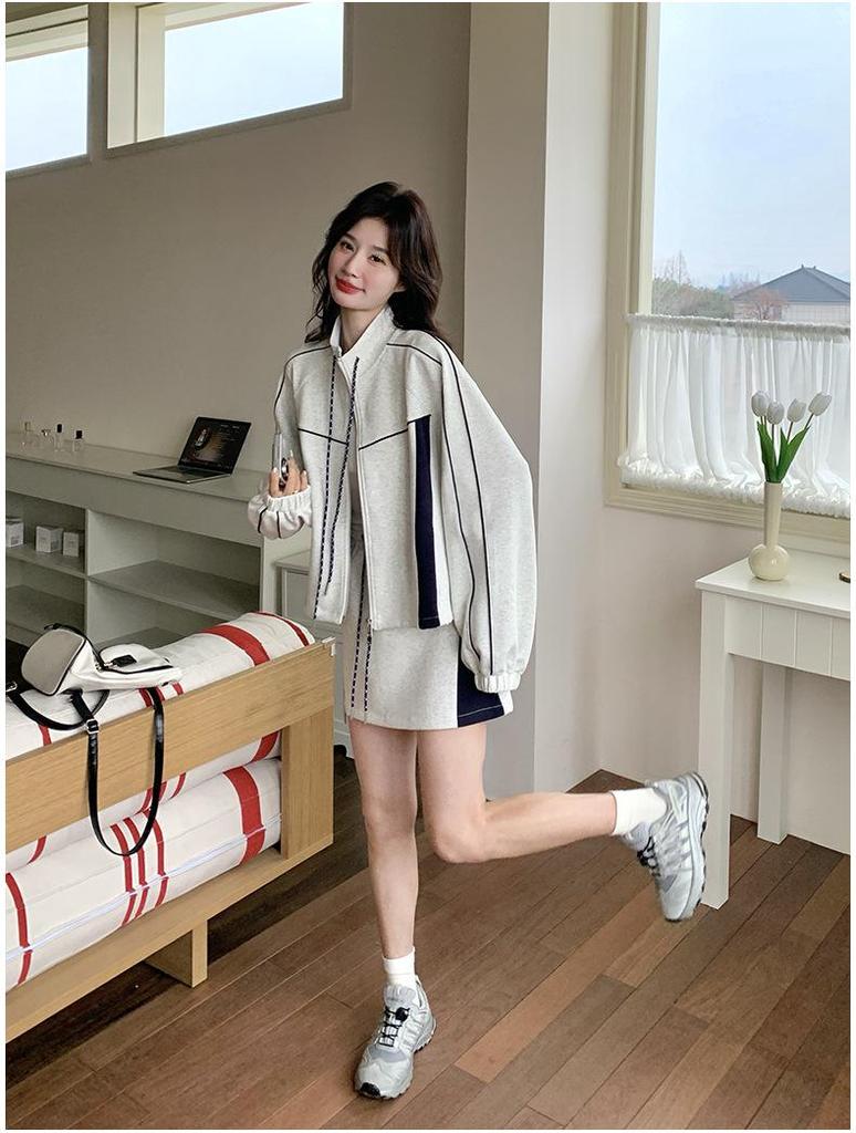 Light Gray Casual Sports Sweater & Contrast Short Skirt Set 2025