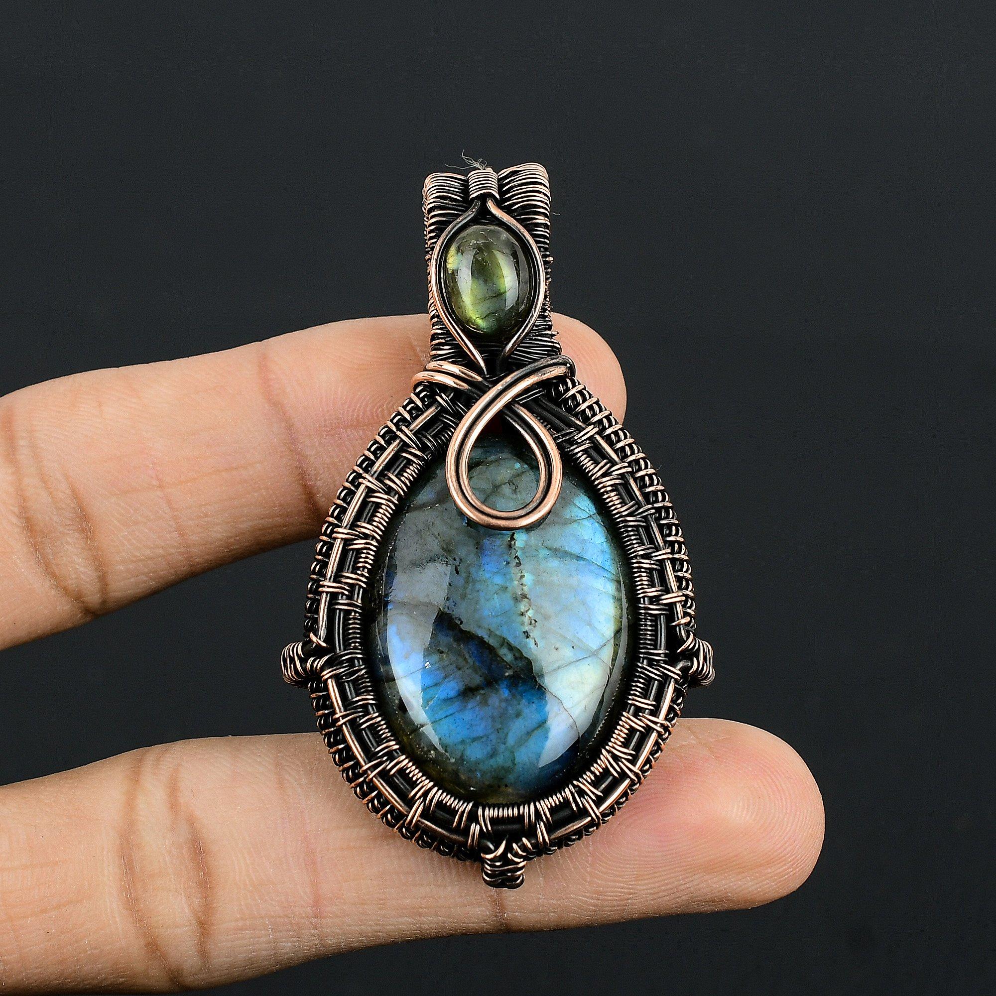 

Подвеска из лабрадорита, Подвеска ручной работы, обернутая медной проволокой 999 пробы, Антикварное украшение, Для подарка, Серебряное украшение 2.86 Inches