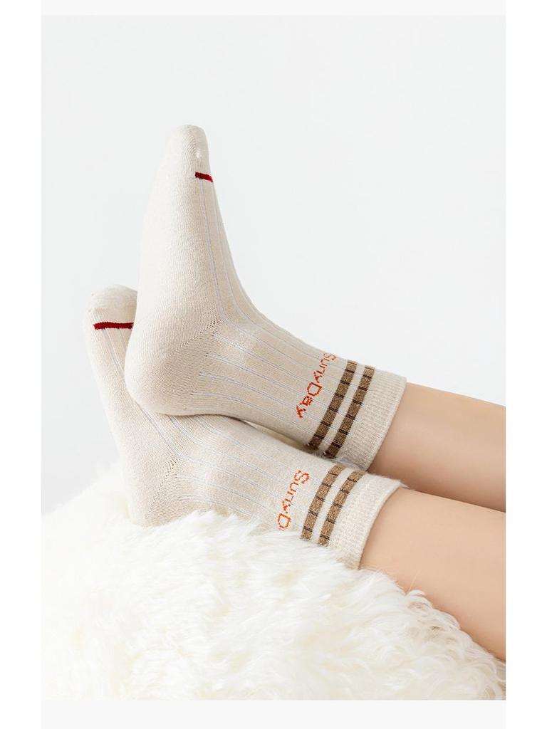 Boys' Cashmere Wool Socks - Dirt-Resistant, Warm, Seamless, Mid-Calf, Thickened for Autumn/Winter Sports and Students