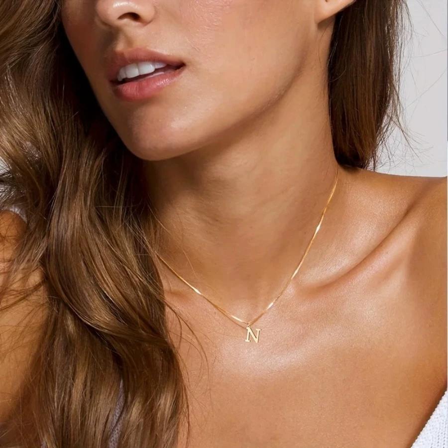 Colar com Inicial A-Z Banhado a Ouro 18K Colar de Letra Fofa em Aço Inoxidável para Mulheres