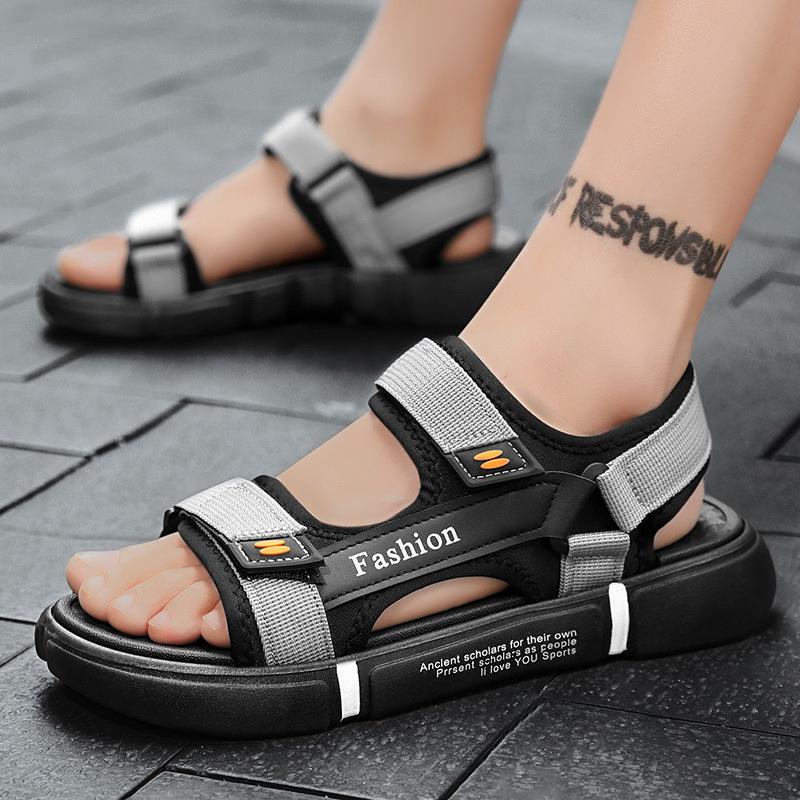 

Чоловічі сандалі 2025 нові літні повсякденні для водіння спортивні пляжні в єтнамки на м якій підошві нековзні інс трендові круті шльопанці 45 сірий колір