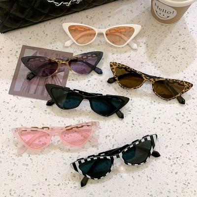 Sluneční brýle pro kočičí oči s malým rámem pro ženy a muže Brýle pro streetwear Trendy punkové sluneční brýle Beach Travel Black Shades Brýle