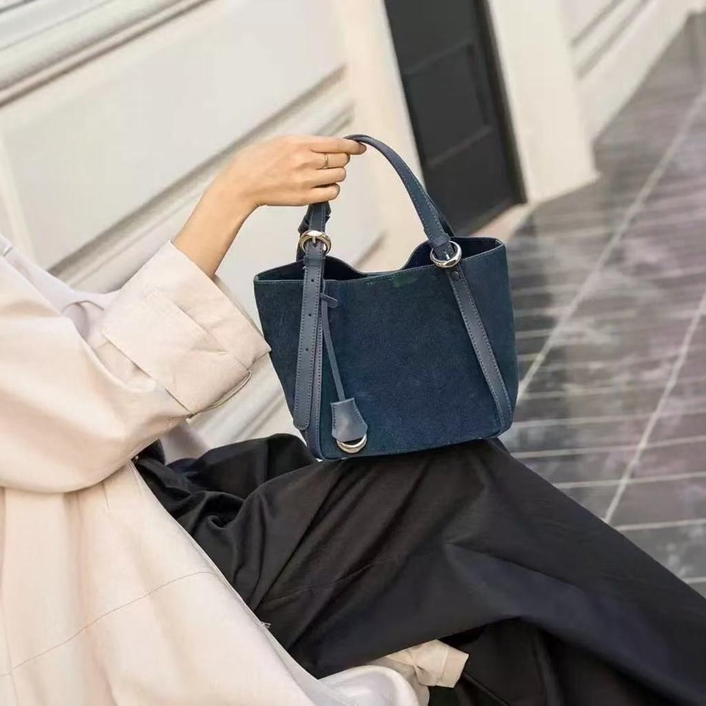2025 autumn and winter commuter tote large capacity high-end new vegetable basket bucket single shoulder fashion messenger bag ins style