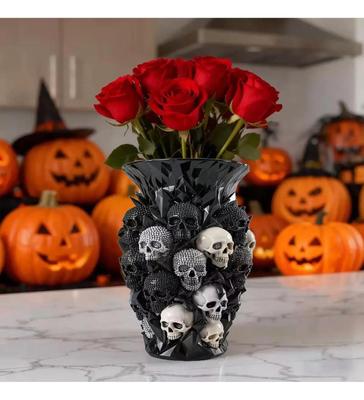 Gothische Totenkopf-förmige Harzvase für den Garten