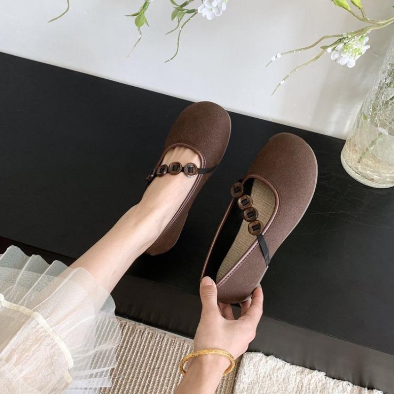 

Soft leather Mary Jane shoes women s autumn new versatile button thick heel with light mouth retro single shoes 40