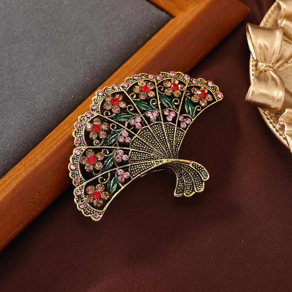 Broșă retro nouă evantai scobită pentru femei, flori de modă, cheongsam, piept cu nasturi, accesoriu de flori