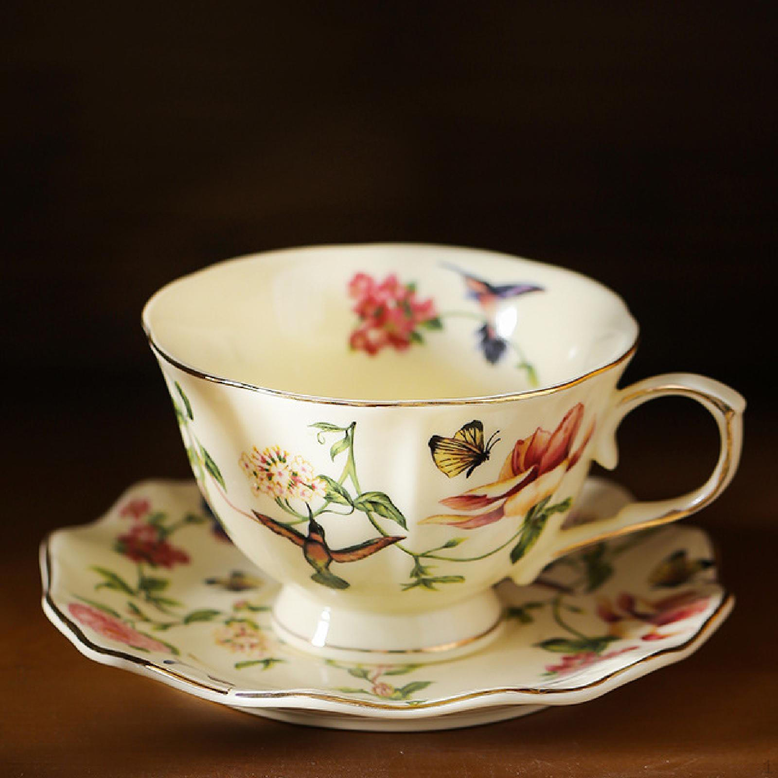 

Чайная чашка и блюдце Фарфоровый набор Стильная кофейная кружка Керамика Дом Подарок на день рождения Свадьба Кафе