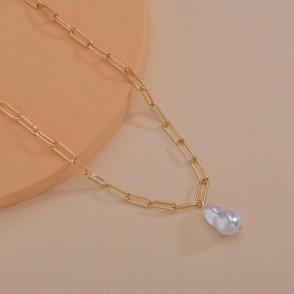 Personalized Creative Design, Irregular Special-shaped Pearl Pendant, Metal Lady Necklace, Collarbone Chain.