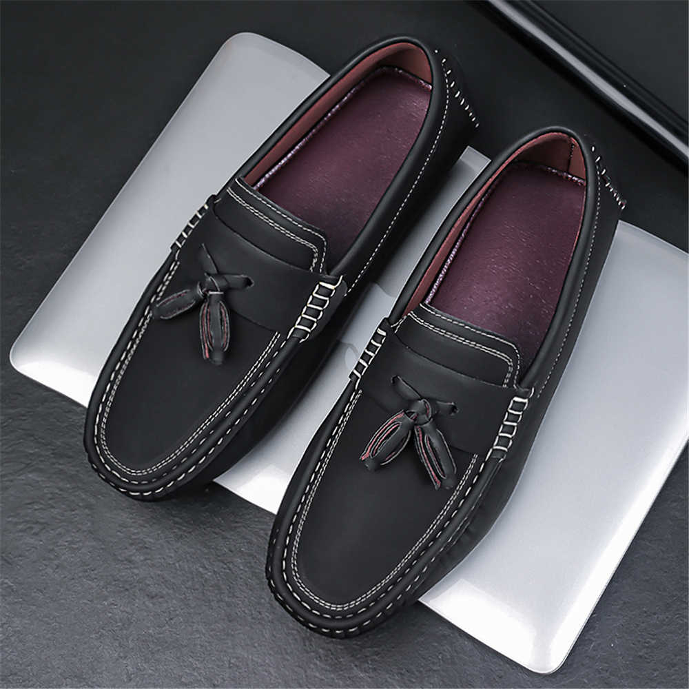 Fashion Tassel Lightweight Men Sneakers Brand Loafers Trainers Men Designer Summer Shoes Brand Sports Technology Top Quality Sabot