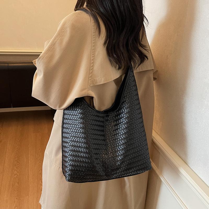 Retro Woven Bag Women's Large Capacity 2025 New Autumn and Winter Shoulder Messenger Child and Mother Bag Casual Commuter Tote Bag