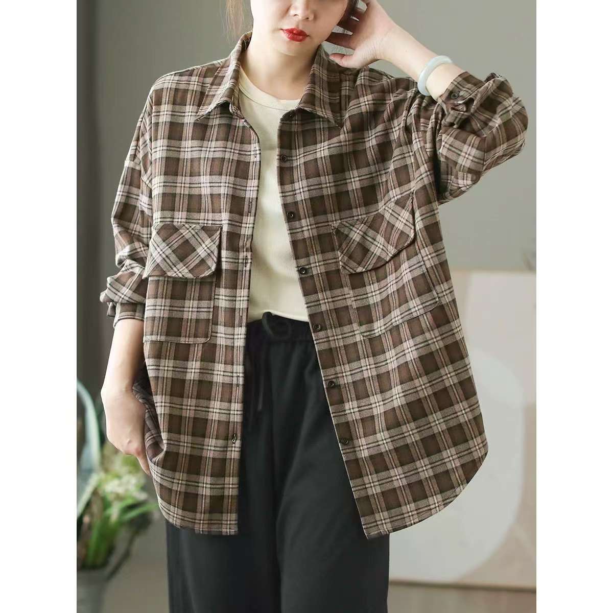 

Johnature Женская осенняя винтажная рубашка с отложным воротником и длинными рукавами, клетчатый принт, свободная повседневная однобортная рубашка One Size кофейный