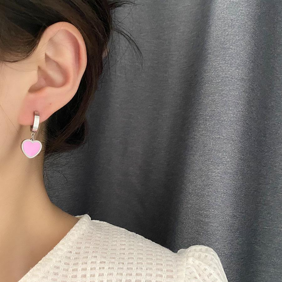 2023 Pink Titanium Steel Heart Earrings: Cute, Versatile, High-End.