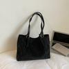 Lightweight Large Capacity Faux Leather Women's Bag for Daily Use