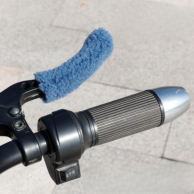 New Granular Fleece Imitation Plush Handle Cover, Anti-slip, Hand Protection and Warmth Universal for Electric Bikes, Motorcycles and Tricycles