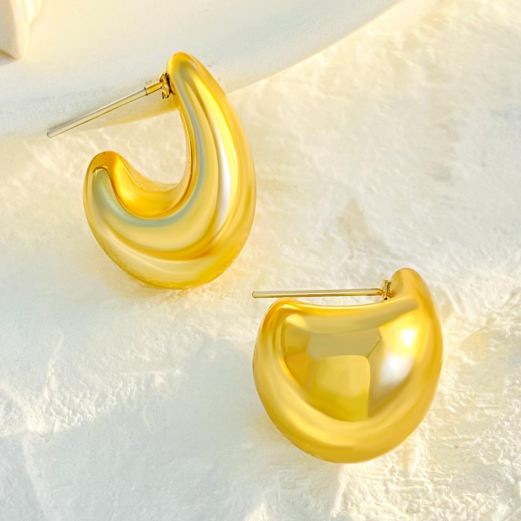 New Retro High-end Hollow Earrings Women's French Trend Gold-plated Light Luxury Temperament Plain Ring Earrings Women