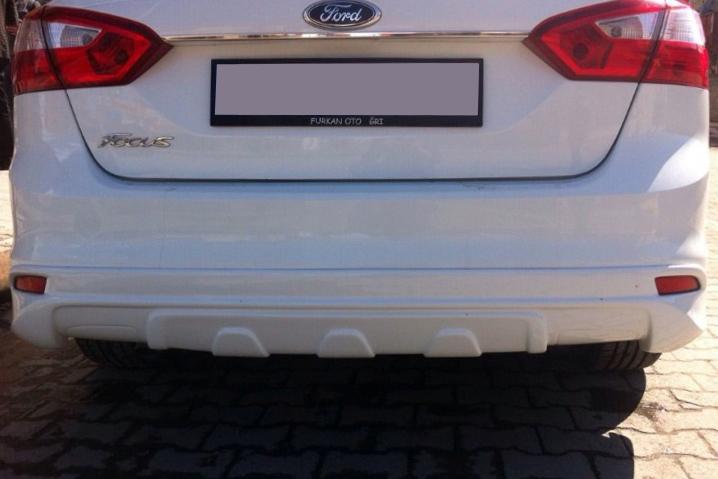Pad On the Rear Bumper Sedan 2011-2015 (for Painting) for Ford Focus III