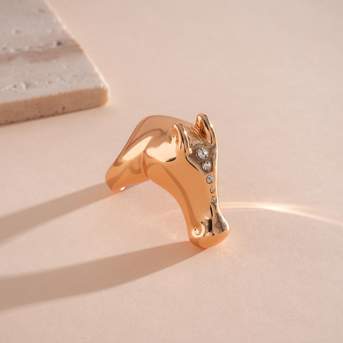 Diamond-encrusted glossy pony open ring natal year ring exaggerated jewelry